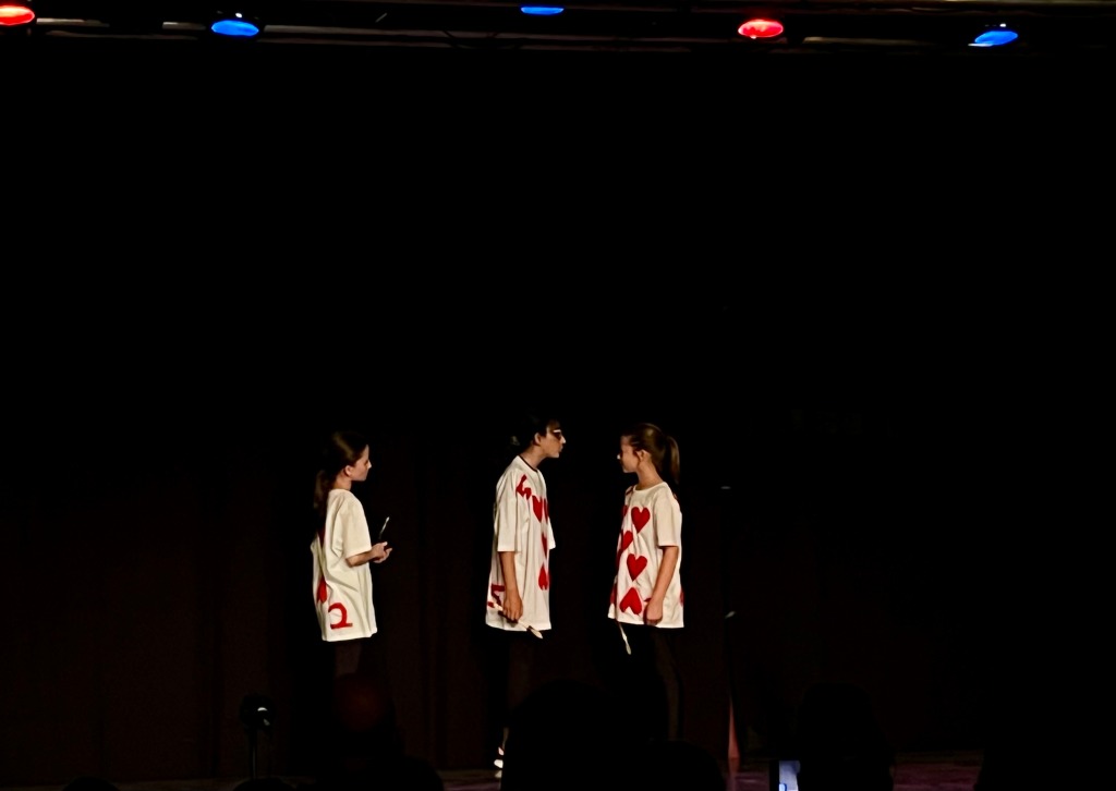 11 Avril - 20 Juin - Théâtre et Lâcher Prise (Adultes) 9 SÉANCES DE 3H 7 Février - 4 Avril - Atelier Théâtre Enfants (7-11 ans) : Improvisations pour les Timides / Créer son Héros 7 SÉANCES DE 3H (250€ + 30€ d’adhésion)